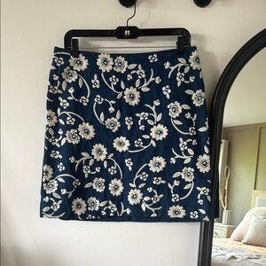 Women’s Boden Embroidered Denim Skirt Size 8